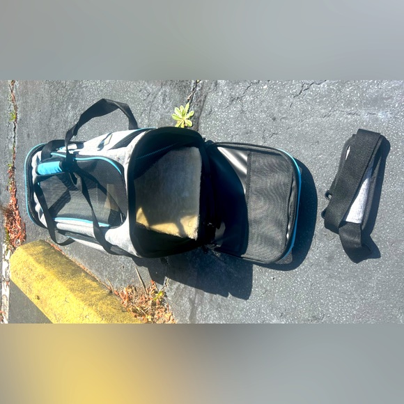 Expandable Airline approved pet Carrier up to 20lbs - Picture 5 of 5